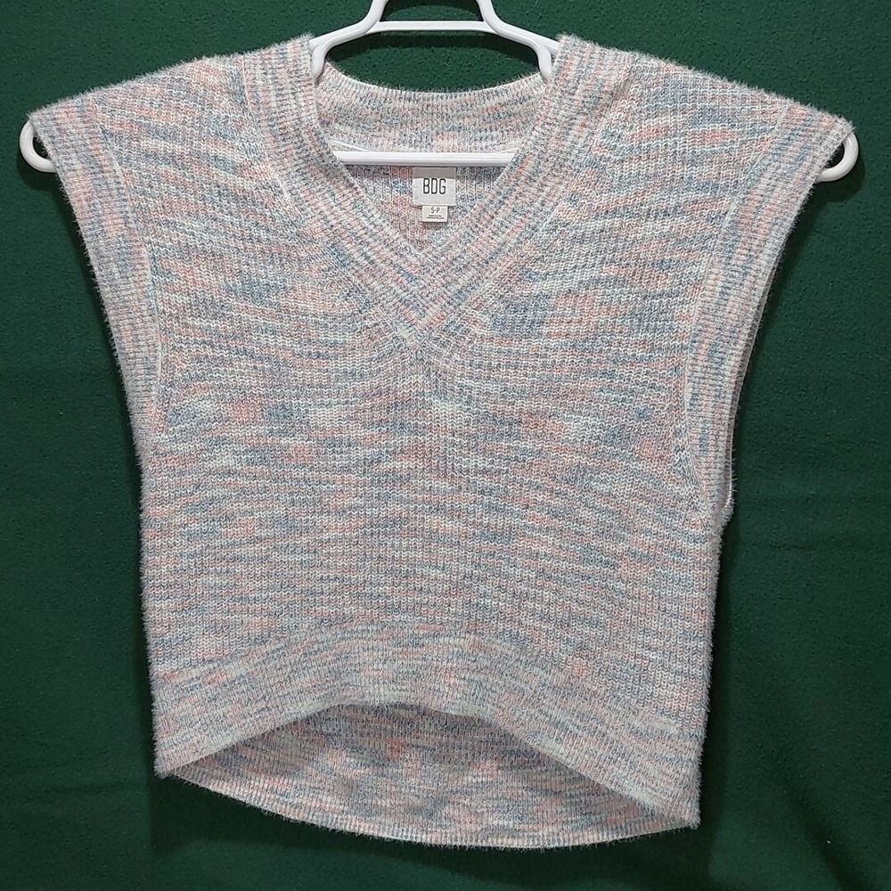 BDG Women's Small sleeveless loose sweater crochet fuzzy knit colorful sweater